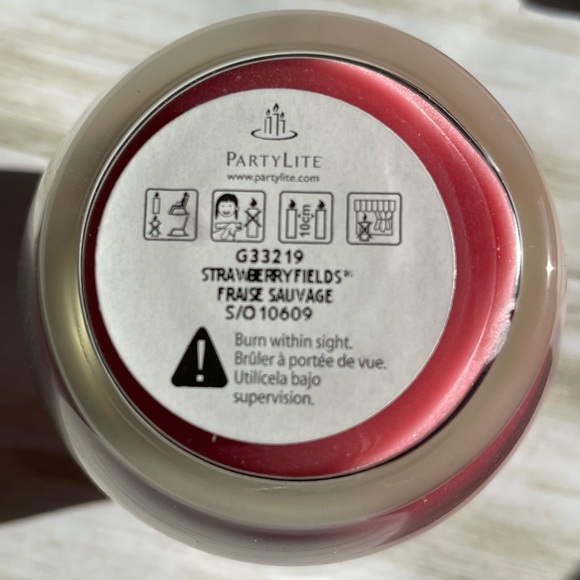 Partylite Strawberry Fields 3.7 oz. Candle - Picture 5 of 5